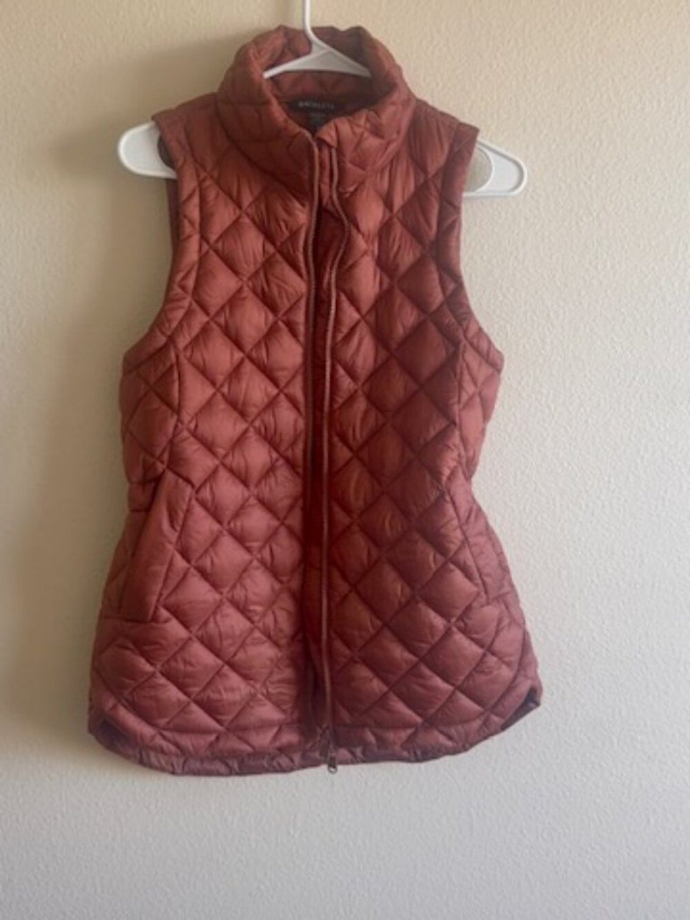Athleta Whisper Featherless Puffer Vest Womens XS Rust Brown Quilted